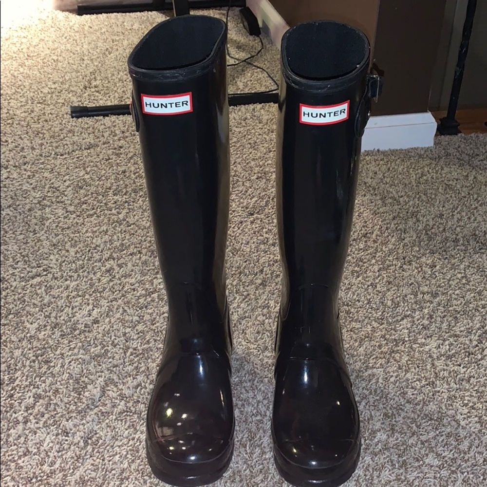 glossy black tall HUNTER boots!!